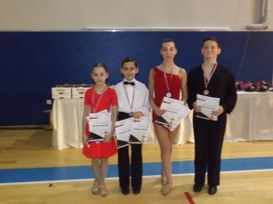 Plesači Ritma na 3 turnira osvojili 10 medalja