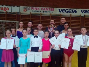 Plesni parovi Ritma i trener Tomislav Banović