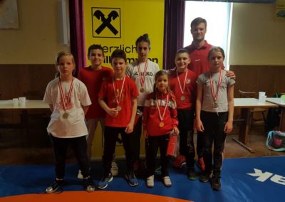 Tri zlatne i tri srebrne medalje osvojile su hrvačice i hrvači Podravke u Austriji