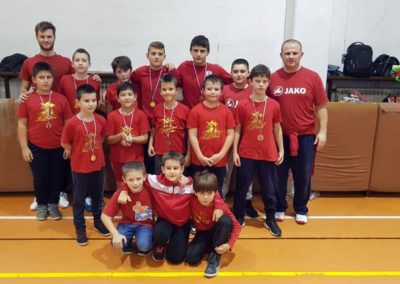 Četiri zlata, tri srebra i broncu osvojili su hrvači Podravke na Međunarodnom turniru u Petrinji